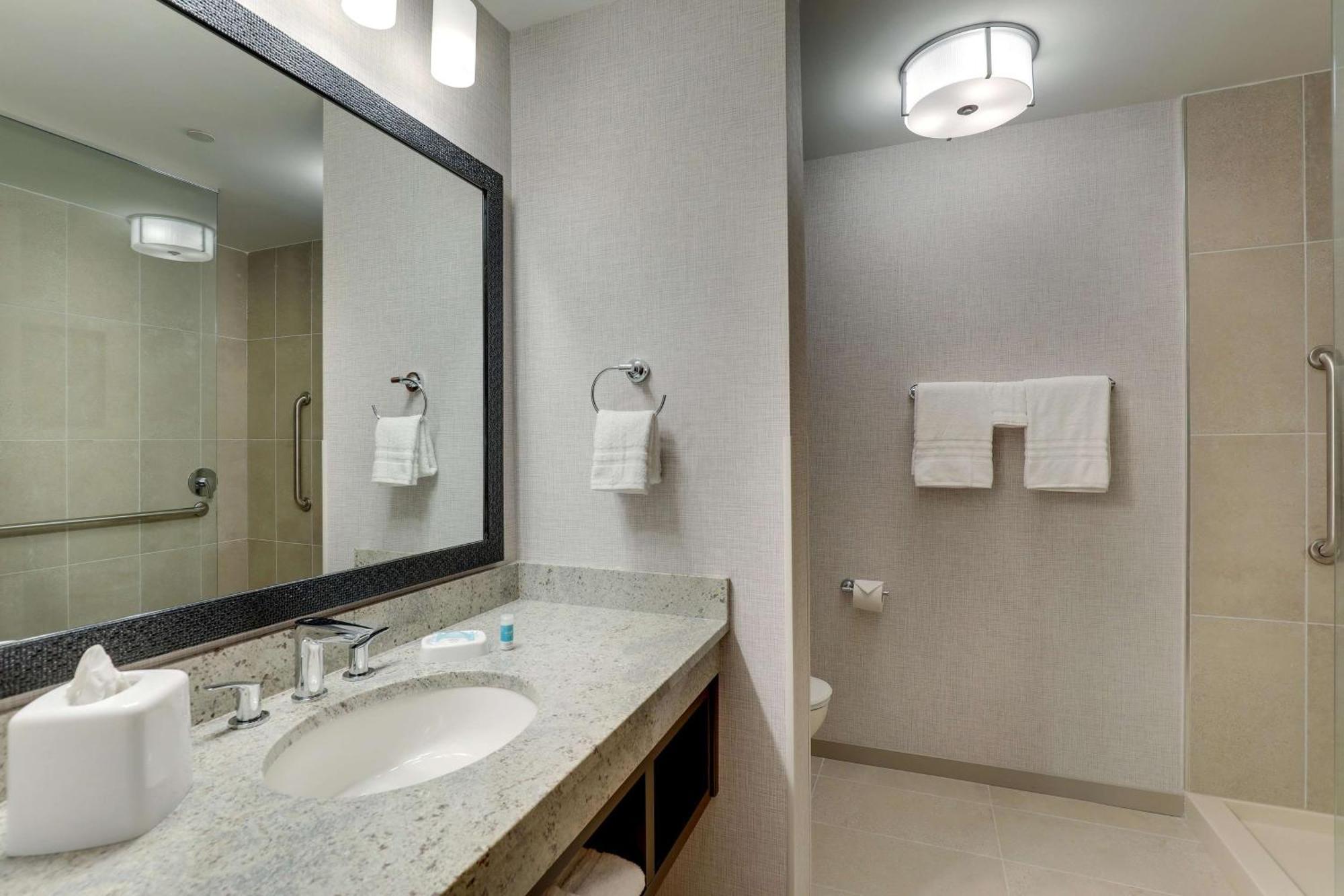 Drury Plaza Hotel Savannah Pooler Bagian luar foto
