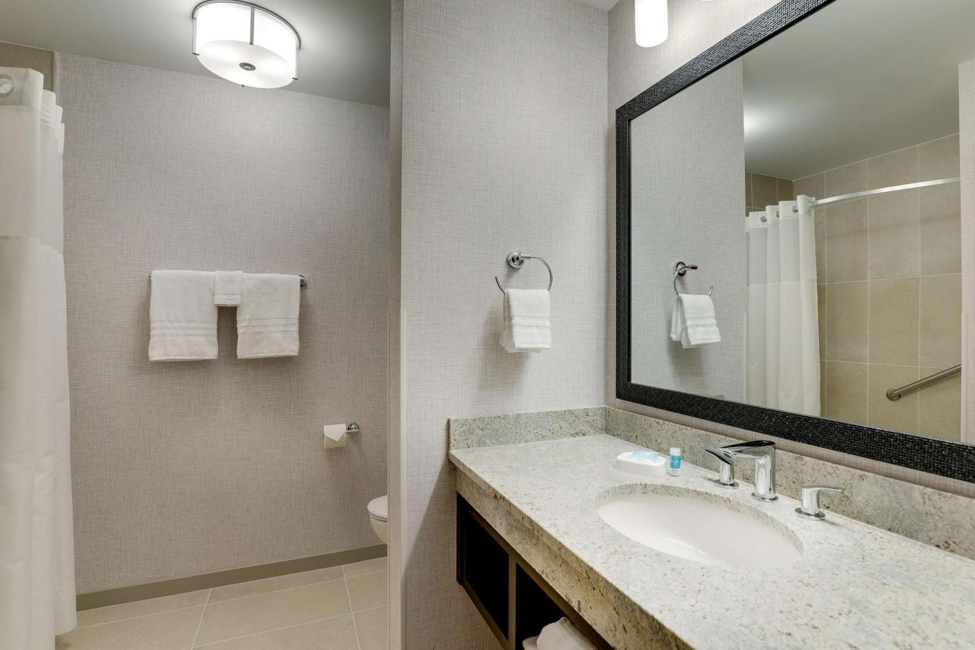 Drury Plaza Hotel Savannah Pooler Bagian luar foto
