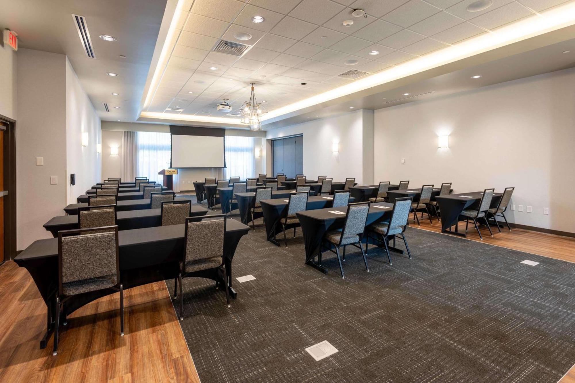 Drury Plaza Hotel Savannah Pooler Bagian luar foto