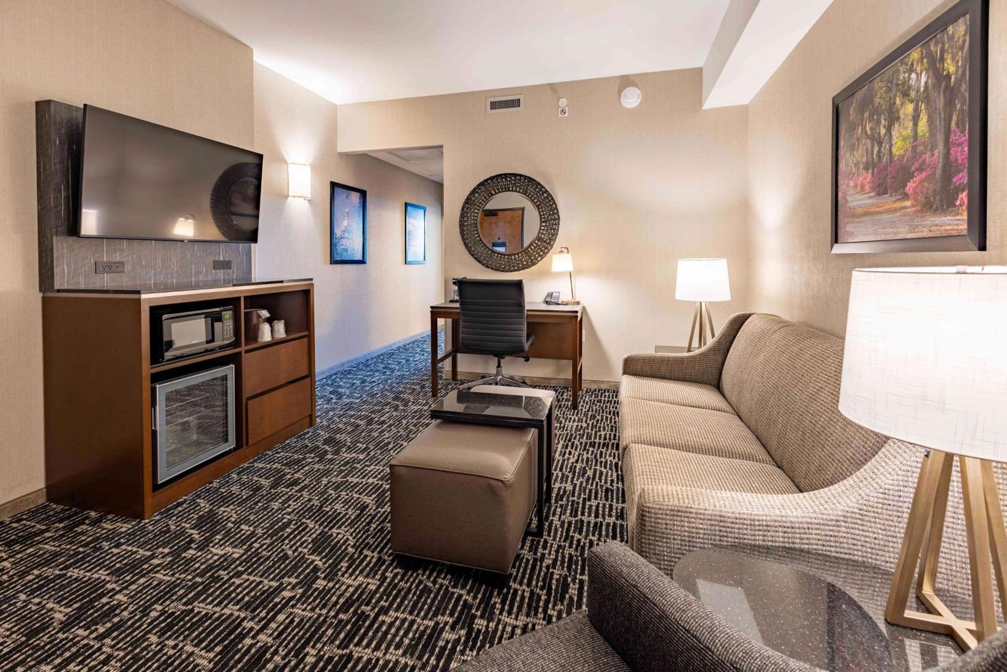 Drury Plaza Hotel Savannah Pooler Bagian luar foto