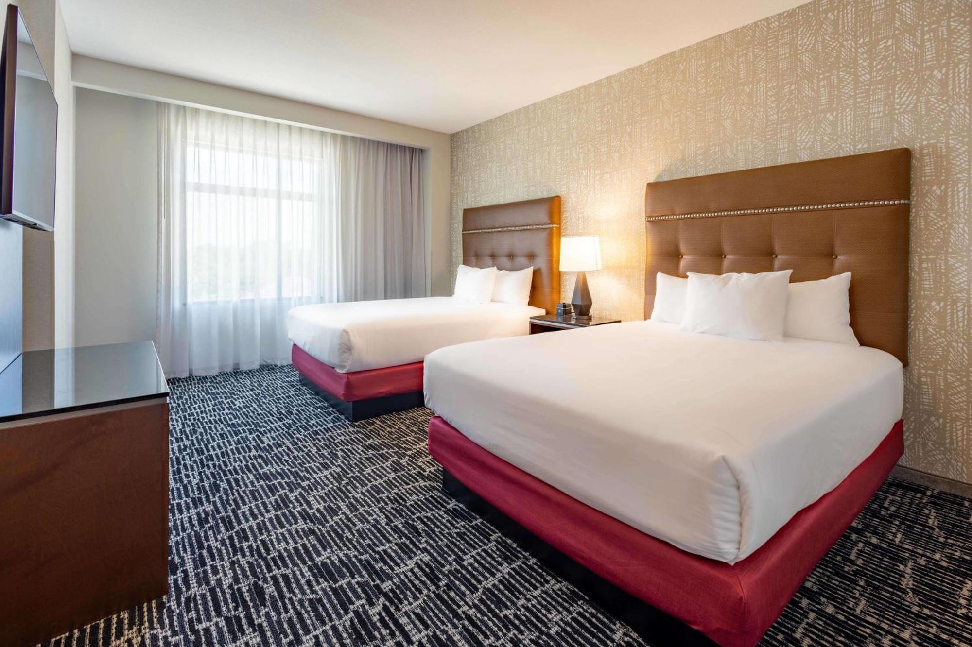 Drury Plaza Hotel Savannah Pooler Bagian luar foto